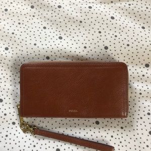 LIKE NEW Fossil Brown Leather Wallet